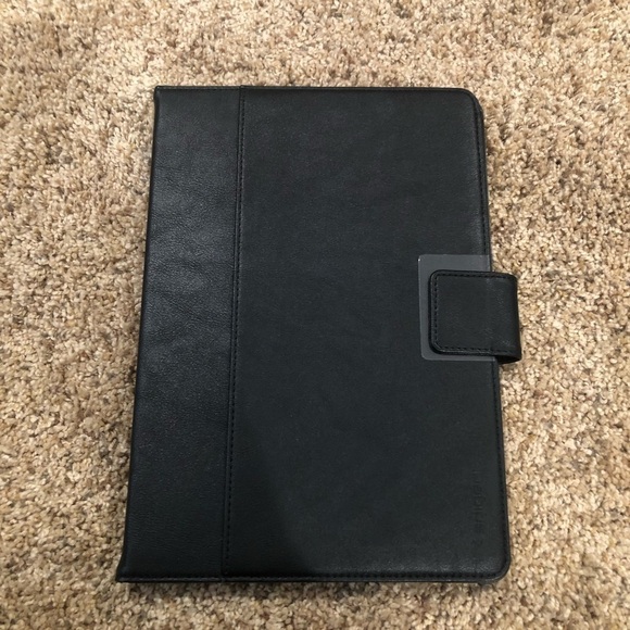 Spigen iPad Air 3 2020 Case / Stand Folio / NWOB/ Black - Picture 1 of 16